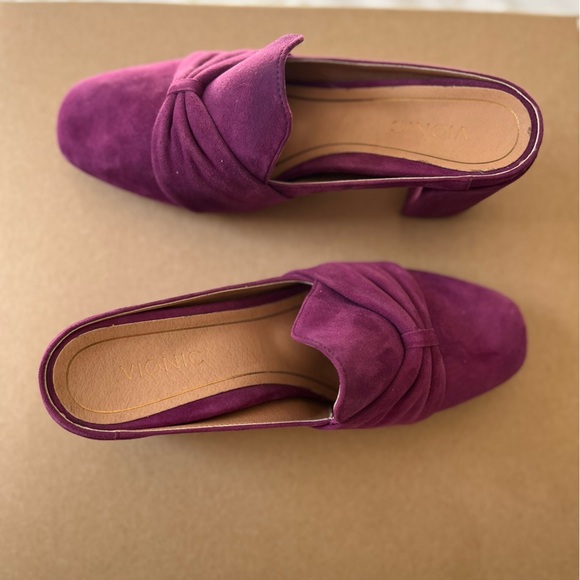 Vionic Presley Mule Pumps - Picture 5 of 14